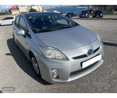 Toyota Prius 1.8 advance de 2010 con 322.000 Km por 8.600 EUR. en Cantabria
