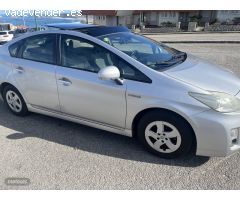 Toyota Prius 1.8 advance de 2010 con 322.000 Km por 8.600 EUR. en Cantabria