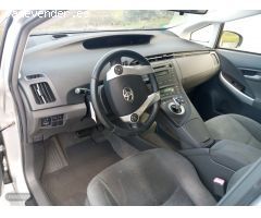 Toyota Prius 1.8 advance de 2010 con 322.000 Km por 8.600 EUR. en Cantabria