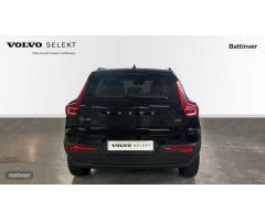 Volvo XC40 1.5 T2 CORE AUTO 129 5P de 2023 con 35.980 Km por 29.900 EUR. en Madrid