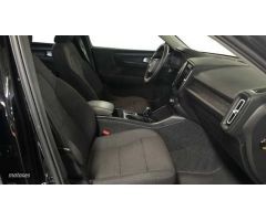 Volvo XC40 1.5 T2 CORE AUTO 129 5P de 2023 con 35.980 Km por 29.900 EUR. en Madrid