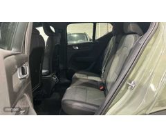 Volvo XC40 XC40 Core, B3 Mild Hybrid, Gasolina de 2024 con 15.640 Km por 37.900 EUR. en Madrid
