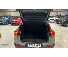 Volvo XC40 XC40 Core, B3 Mild Hybrid, Gasolina de 2024 con 15.640 Km por 37.900 EUR. en Madrid