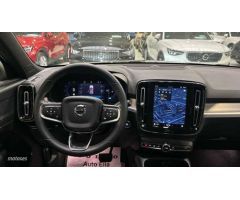 Volvo XC40 XC40 Core, B3 Mild Hybrid, Gasolina de 2024 con 15.640 Km por 37.900 EUR. en Madrid