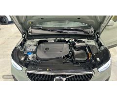 Volvo XC40 XC40 Core, B3 Mild Hybrid, Gasolina de 2024 con 15.640 Km por 37.900 EUR. en Madrid