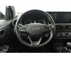 Hyundai i10 1.2 MPI Tecno 2C de 2022 con 40.453 Km por 14.700 EUR. en Barcelona
