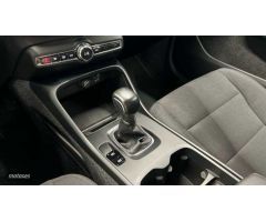 Volvo XC40 Momentum Core, T2 manual de 2021 con 39.816 Km por 24.600 EUR. en A Coruna