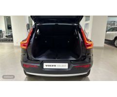 Volvo XC40 Essential, B3 Mild Hybrid, Gasolina de 2024 con 7 Km por 36.000 EUR. en Valencia