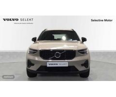 Volvo XC40 XC40 PLUS B3 MILD HYBRID GASOLINA de 2025 con 4 Km por 40.900 EUR. en Cantabria
