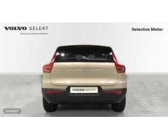 Volvo XC40 XC40 PLUS B3 MILD HYBRID GASOLINA de 2025 con 4 Km por 40.900 EUR. en Cantabria