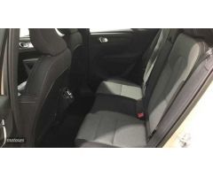 Volvo XC40 XC40 PLUS B3 MILD HYBRID GASOLINA de 2025 con 4 Km por 40.900 EUR. en Cantabria