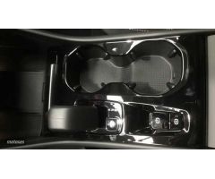 Volvo XC40 XC40 PLUS B3 MILD HYBRID GASOLINA de 2025 con 4 Km por 40.900 EUR. en Cantabria