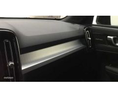Volvo XC40 XC40 PLUS B3 MILD HYBRID GASOLINA de 2025 con 4 Km por 40.900 EUR. en Cantabria
