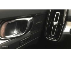Volvo XC40 XC40 PLUS B3 MILD HYBRID GASOLINA de 2025 con 4 Km por 40.900 EUR. en Cantabria