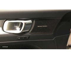 Volvo XC40 XC40 PLUS B3 MILD HYBRID GASOLINA de 2025 con 4 Km por 40.900 EUR. en Cantabria