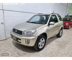 Toyota RAV 4 2.0 vvt-i 4x4 de 2003 con 150.000 Km por 7.200 EUR. en Sevilla