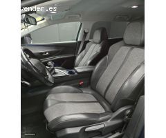 Peugeot 5008 ALLURE de 2018 con 113.018 Km por 16.200 EUR. en Granada