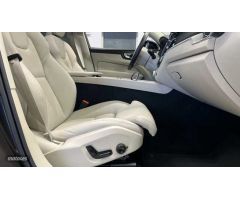 Volvo XC 60 XC60 Recharge Ultimate, T6 AWD Hibrido enchufable, Electrico/Gasolina, Dark de 2023 con