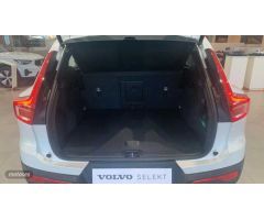 Volvo XC40 Recharge Plus, T4 plug-in hybrid, El?ctrico/Gasolina, Dark de 2023 con 26.185 Km por 37.9
