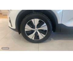 Volvo XC40 Recharge Plus, T4 plug-in hybrid, El?ctrico/Gasolina, Dark de 2023 con 26.185 Km por 37.9