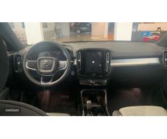 Volvo XC40 Recharge Plus, T4 plug-in hybrid, El?ctrico/Gasolina, Dark de 2023 con 26.185 Km por 37.9