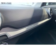 Audi Q2 35 TFSI S-Tronic Black Line de 2024 con 21.900 Km por 38.890 EUR. en Barcelona