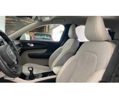 Volvo XC40 1.5 T3 156 5P de 2018 con 100.000 Km por 20.500 EUR. en Cadiz