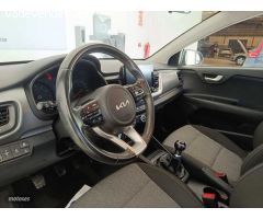 Kia Stonic 1.2 DPI CONCEPT 84 5P de 2022 con 23.827 Km por 17.000 EUR. en Cadiz