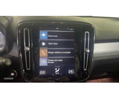 Volvo XC40 1.5 T5 RECHARGE INSCRIPTION EXP DCT 262 5P de 2022 con 57.459 Km por 31.900 EUR. en Madri