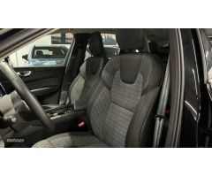 Volvo XC 60 XC60 Core, B4 Semihibrido, Diesel de 2024 con 24.000 Km por 40.900 EUR. en Valencia