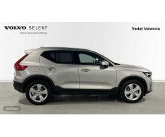 Volvo XC40 XC40 Core, B3 Mild hybrid, Gasolina de 2024 con 25.659 Km por 33.900 EUR. en Valencia