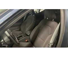 Volvo XC40 1.5 T5 RECHARGE INSCRIPTION EXP DCT 262 5P de 2022 con 40.000 Km por 30.900 EUR. en Valen