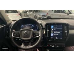 Volvo XC40 1.5 T5 RECHARGE INSCRIPTION EXP DCT 262 5P de 2022 con 40.000 Km por 30.900 EUR. en Valen