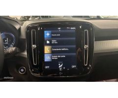 Volvo XC40 1.5 T5 RECHARGE INSCRIPTION EXP DCT 262 5P de 2022 con 40.000 Km por 30.900 EUR. en Valen