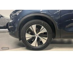 Volvo XC40 1.5 T5 RECHARGE INSCRIPTION EXP DCT 262 5P de 2022 con 40.000 Km por 30.900 EUR. en Valen