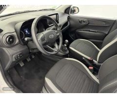 Hyundai i10 1.0 MPI Klass de 2024 con 17.718 Km por 12.200 EUR. en Barcelona