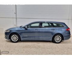 Ford Mondeo Hybrid de 2020 con 130.000 Km por 13.800 EUR. en Sevilla