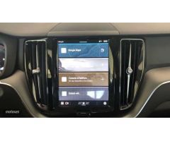 Volvo XC 60 Core, B4 Semihibrido, Diesel de 2024 con 28.750 Km por 42.600 EUR. en Almeria