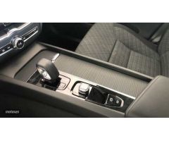 Volvo XC 60 Core, B4 Semihibrido, Diesel de 2024 con 28.750 Km por 42.600 EUR. en Almeria