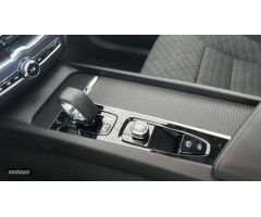 Volvo XC 60 Core, B4 Semihibrido, Diesel de 2024 con 28.630 Km por 42.600 EUR. en Almeria