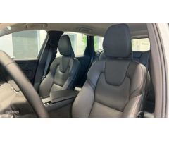 Volvo XC 60 2.0 B4 D PLUS DARK AUTO 197 CV de 2024 con 30.076 Km por 44.400 EUR. en A Coruna