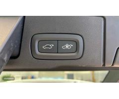 Volvo XC 60 2.0 B4 D PLUS DARK AUTO 197 CV de 2024 con 30.076 Km por 44.400 EUR. en A Coruna