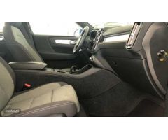 Volvo XC40 Core, B3 Mild hybrid, Gasolina de 2024 con 34.735 Km por 32.900 EUR. en Almeria