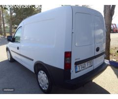 Opel Combo FURGON 1.3 CDTI 75 cv. de 2007 con 127.000 Km por 3.900 EUR. en Murcia