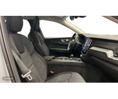 Volvo XC 60 2.0 T6 RECHARGE CORE AUTO 4WD 350 5P de 2024 con 17.057 Km por 45.900 EUR. en Madrid