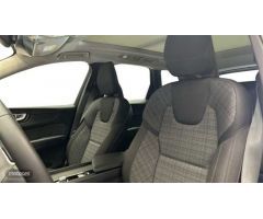 Volvo XC 60 2.0 T6 RECHARGE CORE AUTO 4WD 350 5P de 2024 con 17.057 Km por 45.900 EUR. en Madrid