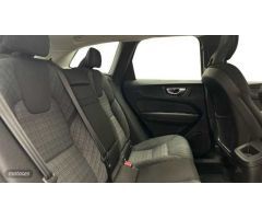 Volvo XC 60 2.0 T6 RECHARGE CORE AUTO 4WD 350 5P de 2024 con 17.057 Km por 45.900 EUR. en Madrid
