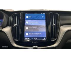 Volvo XC 60 2.0 T6 RECHARGE CORE AUTO 4WD 350 5P de 2024 con 17.057 Km por 45.900 EUR. en Madrid