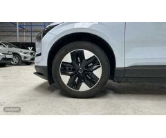 Volvo EX30 EX30 Core, Single Motor Extended Range, Electrico de 2024 con 20.500 Km por 33.500 EUR. e