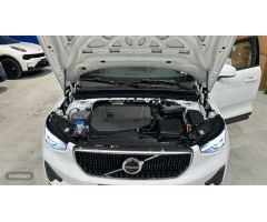 Volvo XC40 XC40 Core, B3 Mild Hybrid, Gasolina de 2024 con 12.500 Km por 36.500 EUR. en Madrid